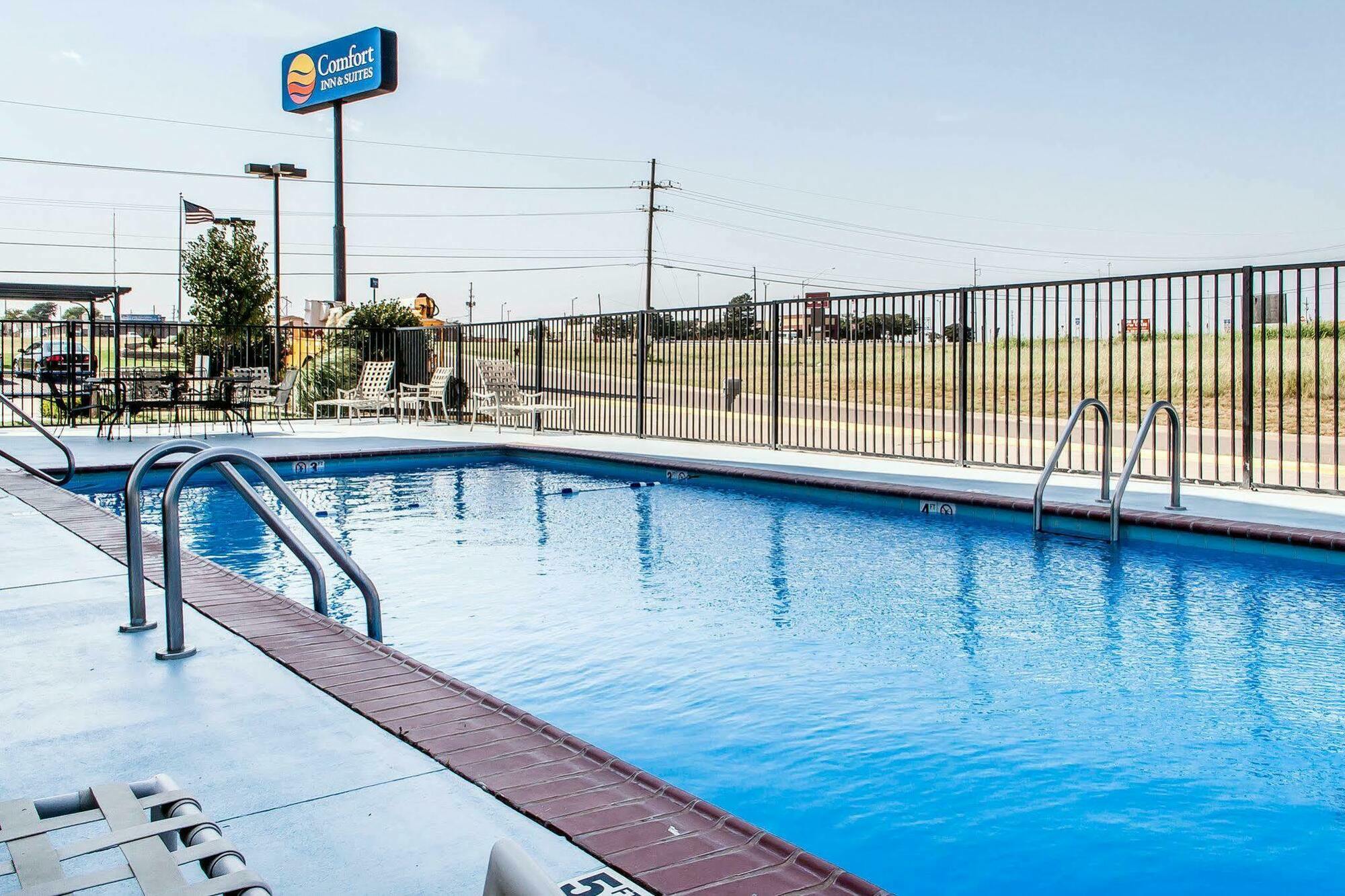 Comfort Inn & Suites Elk City Exteriör bild